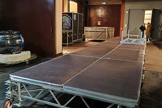 Мобильный подиум «трансформер» производства «МДМ-Технология» для Московского Цирка Никулина на Цветном бульваре